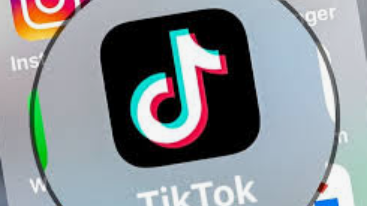 TikTok Returns to U.S. App Stores as Trump Delays Ban Until April 5